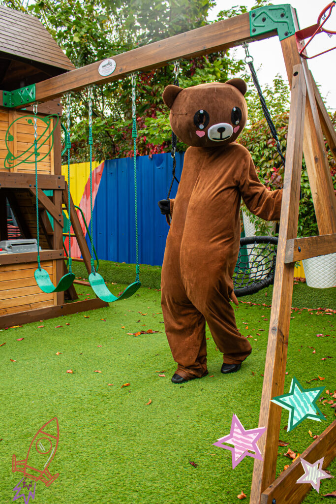 Vaiku-uzimtumas-suaugusiu-svenciu-metu